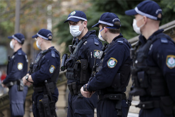 ▲澳洲新南威爾斯州雪梨警方維護「黑人的命也是命」（BLM）遊行秩序。（圖／達志影像／美聯社）
