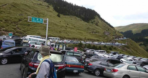 今年3月間，2名女子在南投合歡山遊客中心為停車位起口角，登山時又狹路相逢再次引爆爭執而打架，2女互告傷害後來經調解而撤告。（圖／報系資料照）