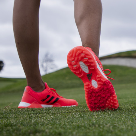 ▲▼ CODECHAOS鞋款運用adidas Golf旗下頂尖技術 讓無釘鞋具備最強抓地力與穿著舒適感。（圖／adidas提供）