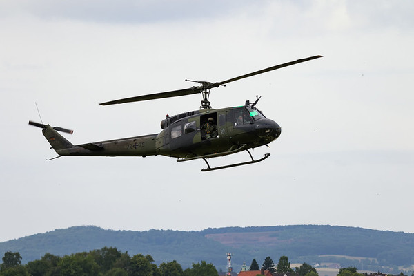 ▲發生事故的UH-1D直升機機尾編號為8308，目前墜機現場禁止媒體靠近。（示意圖／取自免費圖庫Flickr）