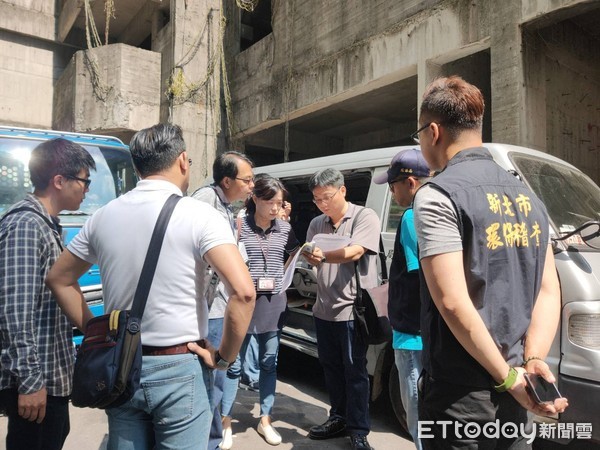 ▲▼新莊池塘鬼屋廢棄20年。（圖／新北市環保局）