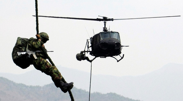 ▲韓國UH-1H直升機。（圖／達志影像／美聯社）
