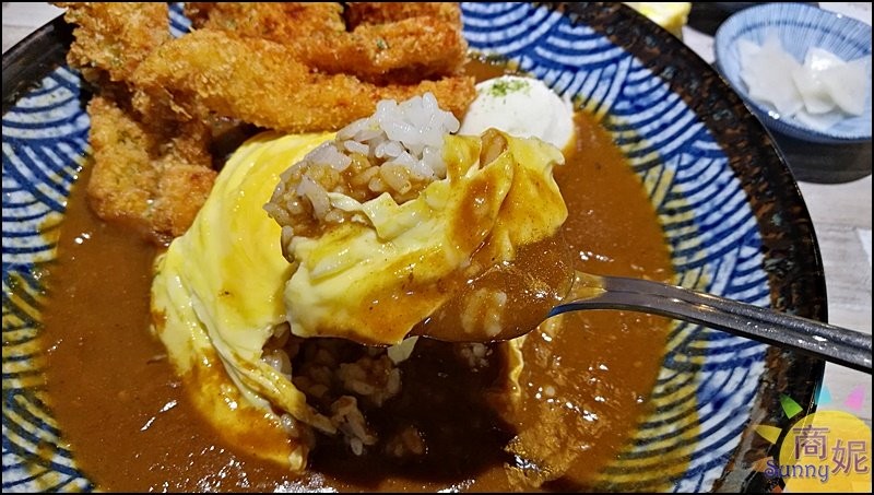 加了裙擺滑蛋 爆汁雞柳條 逢甲邪惡咖哩飯每日限量晚來吃不到 Ettoday旅遊雲 Ettoday新聞雲