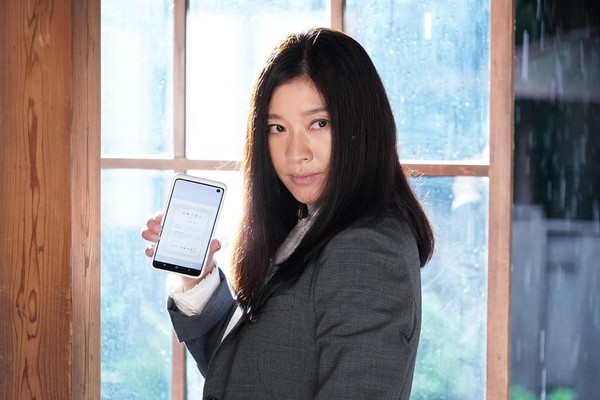 篠原涼子飾演的「大前春子」擁有各種領域的執照，總能在公司陷入危機時幫上忙。（翻攝《派遣女王2》Twitter）