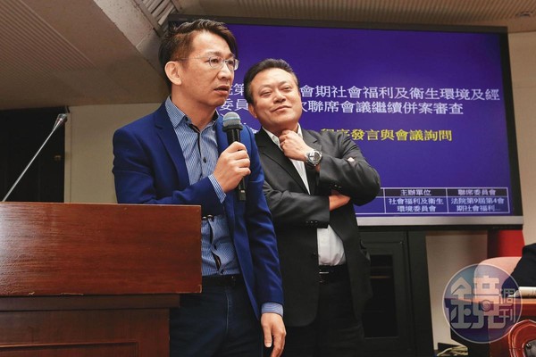徐永明（左）與蘇震清（右）捲入SOGO收賄案，訊後均被檢方聲請羈押禁見。