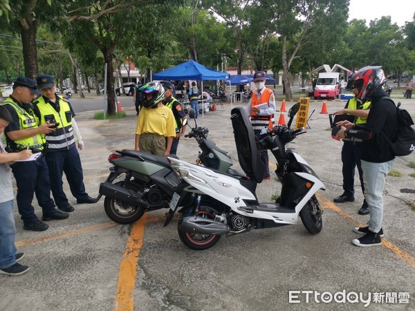 ▲台南市歸仁分局避免違法改裝機車，藉機至市道182線飆車影響行車安全，結合交警大隊、環保局及台南監理站，加強輛稽查，取締違法情事。（圖／記者林悅翻攝，下同）