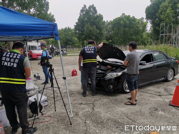 ▲台南市歸仁分局避免違法改裝機車，藉機至市道182線飆車影響行車安全，結合交警大隊、環保局及台南監理站，加強輛稽查，取締違法情事。（圖／記者林悅翻攝，下同）