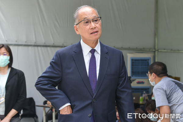 ▲新任總統府秘書長李大維前往李登輝追思會場弔唁。（圖／記者林敬旻攝）
