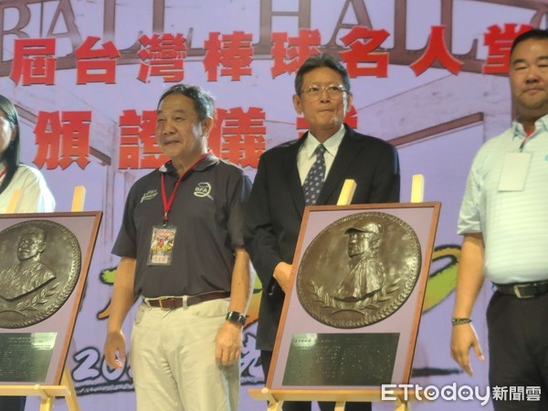▲台灣棒球名人堂協會名人頒證表彰儀式，李憲宗與郭泰源親自出席。（圖／記者歐建智攝）