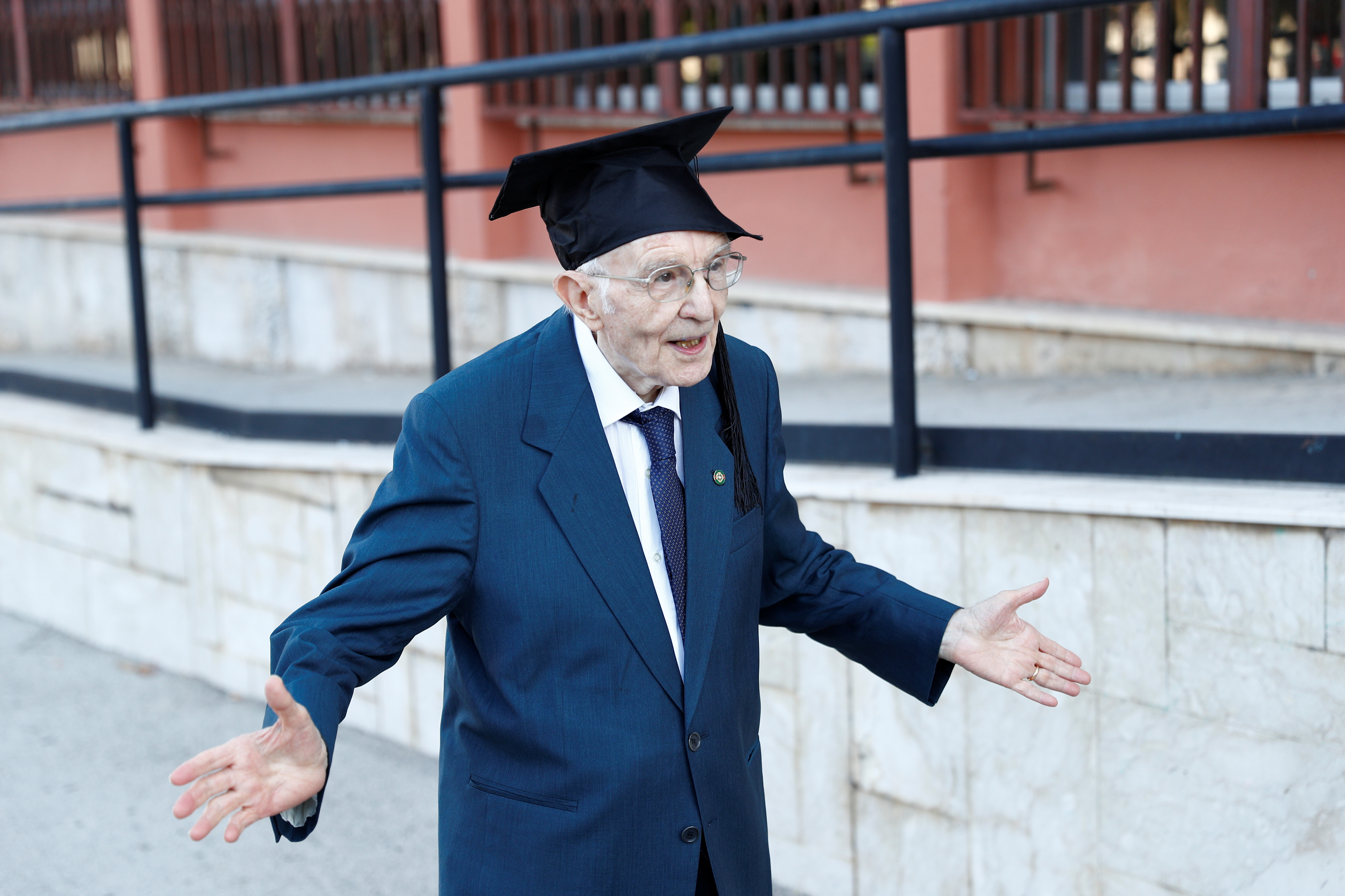 ▲▼96歲二戰老兵大學高分畢業，被譽為「義大利最高齡大學畢業生」。（圖／路透）