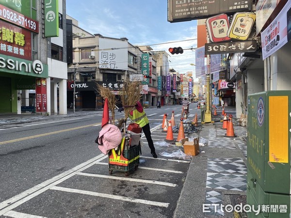 ▲▼報復性旅遊的人潮一波接一波，花蓮市垃圾跟著爆量。（圖／花蓮市公所提供，下同