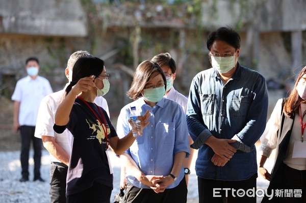 ▲ 蔡英文訪和平島考古遺址 見證台灣400年歷史典範在基隆。（圖／記者郭世賢翻攝）