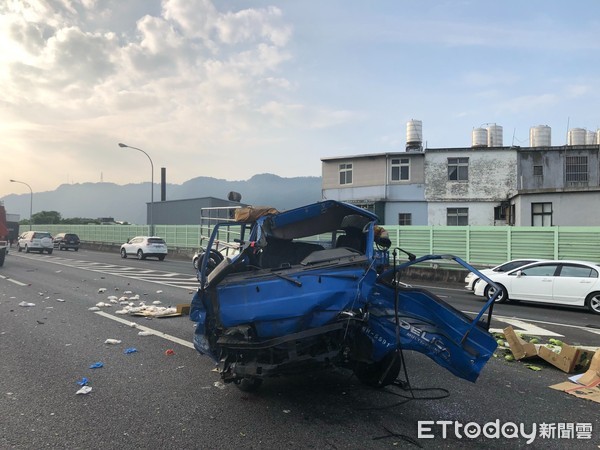 ▲▼國道3號北上鶯歌段「3車連環撞」！4人受傷　內側2車道一度封閉。（圖／記者陳雕文翻攝）