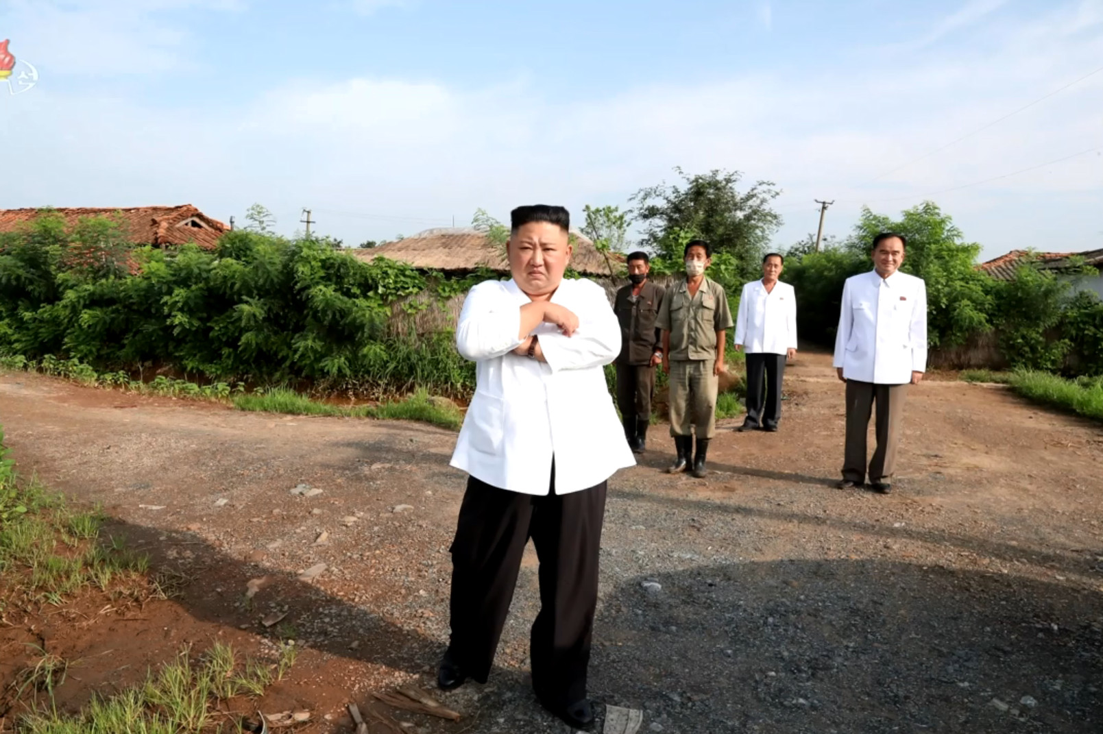 ▲▼金正恩開著凌志高級休旅車視察黃海北道災區。（圖／翻攝自《朝中社》）