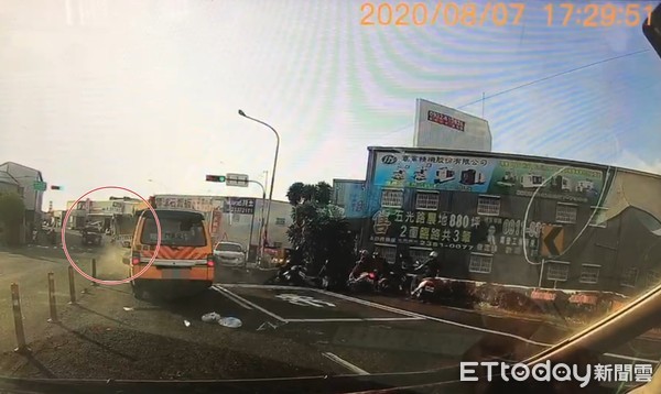 ▲▼烏日五光路車禍。（圖／民眾提供）