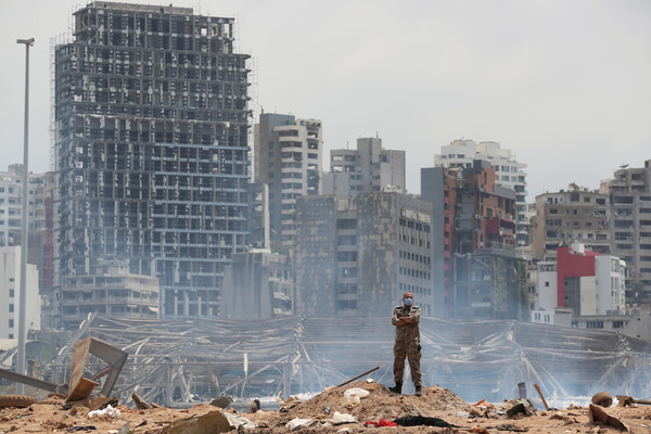 ▲▼黎巴嫩貝魯特港爆炸，周圍住宅全毀。（圖／路透）
