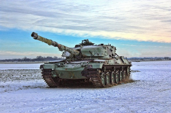 ▲▼坦克車,坦克,石頭。（圖／取自免費圖庫pixabay）