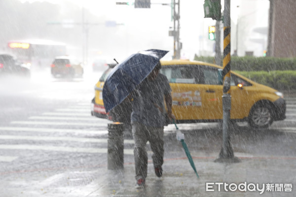 ▲▼午後雷陣雨。（圖／記者黃克翔攝）