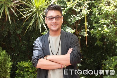 朱孝天昔自稱「皇帝投胎」：不然哪有那麼多女生伺候我