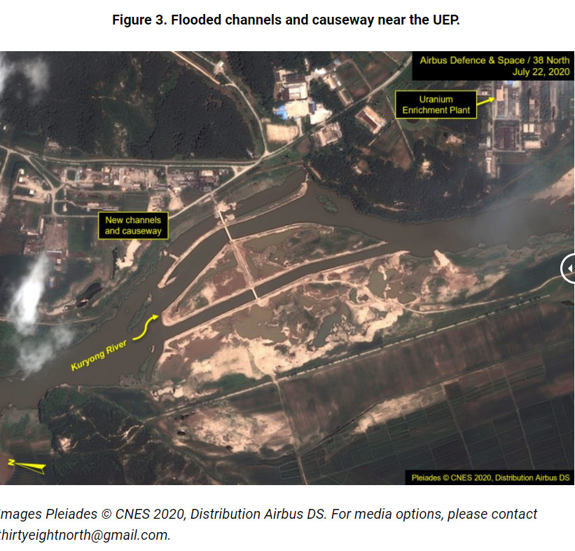 ▲▼鈾濃縮工廠旁的河水氾濫衛星照對比。（圖／翻攝自《北緯38度》）