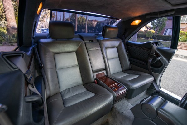 ▲麥可喬丹開過的1996年賓士S600將拍賣 。（圖／翻攝自Beverly Hills Car Club）