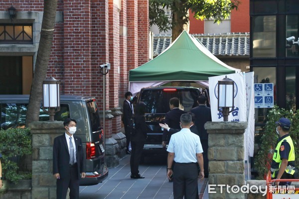 ▲▼前總統李登輝告別式 靈車車隊抵達濟南教會。（圖／記者屠惠剛攝）