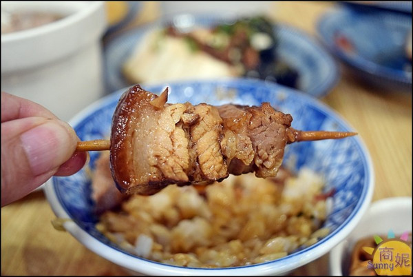 ▲▼金爌爌肉飯。（圖／商妮吃喝遊樂提供）