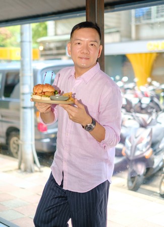 ▲▼田定豐推出新書《豐蔬食》。（圖／混種時代提供）