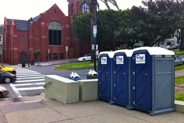 ▲西雅圖試圖用「流動式廁所」，解決「公廁」供不應求的問題。（圖／取自免費圖庫Flickr）