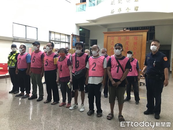 ▲台南市警歸仁分局警方破獲職業賭場，查獲黃姓場主及14名賭客，全部依法送辦。（圖／記者林悅翻攝，下同）