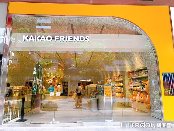 ▲▼KAKAO FRIENDS台灣旗艦店,KAKAO FRIENDS台灣1號店。（圖／記者蔡玟君攝）