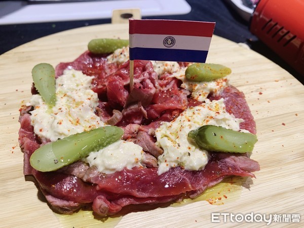 ▲▼比美澳牛便宜！家樂福開賣巴拉圭牛肉　首波引進700公斤菲力莎朗。（圖／記者林育綾攝）