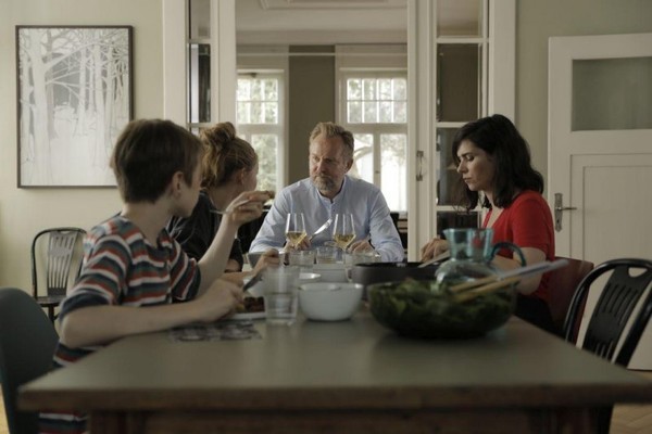 ▲▼失眠的北風吹來愛情。（圖／YAHOO）