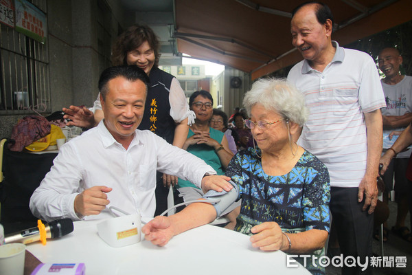 ▲▼    一通電話就能盡情歡唱！ 嘉義縣文康車新車首航         。（圖／記者翁伊森翻攝）