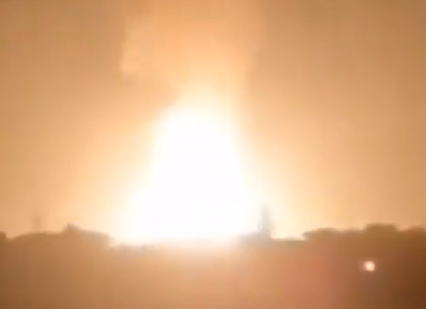 ▲▼ 敘利亞首都大馬士革郊區天然氣管線爆炸，推特影片瘋傳。（圖／翻攝自推特）