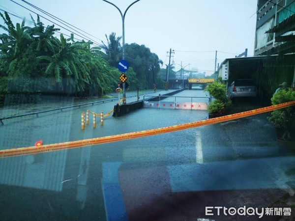 快訊 台南深夜大雨 保安火車站旁 淹水173公分 地下道緊急封閉 Ettoday社會新聞 Ettoday新聞雲