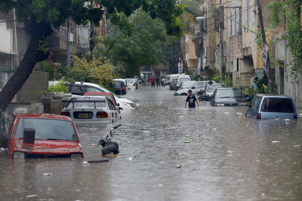 ▲▼巴基斯坦嚴重洪災，3天內至少超過90人死亡。（圖／路透）