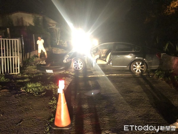 ▲▼快訊／台中女倒車壓老公！卡車底20分鐘沒求救…無生命跡象送醫。（圖／記者白珈陽翻攝）