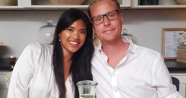 羅賓與凱瑟琳夫妻倆在旅程中遇見一名神秘老翁。（圖／翻攝自推特）