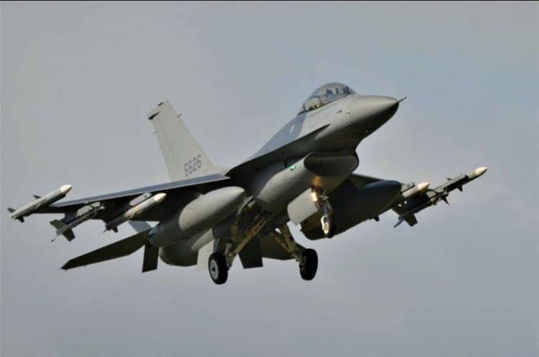 ▲▼在嘉義AFB的F-16 V執行他們的日常任務。（圖／翻攝AIT）