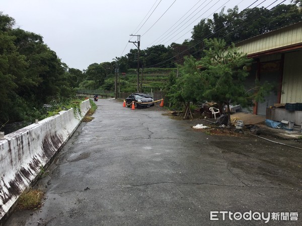 ▲▼台中新社離奇死亡事故，婦倒車輾死夫。（圖／記者鄧木卿攝）