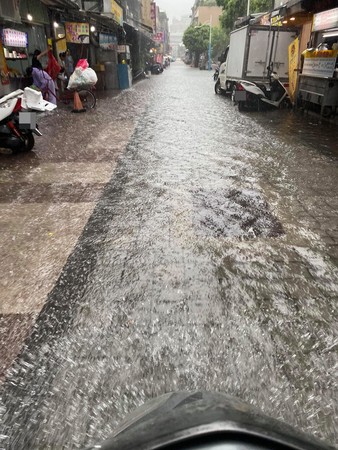 ▲▼        五股淹水     。（圖／翻攝自Facebook／我是五股人）