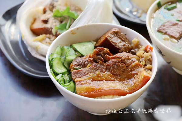 ▲▼一甲子餐飲祖師廟焢肉飯。（圖／沙拉公主吃喝玩樂看世界提供）