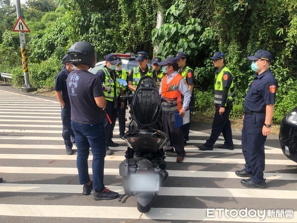 ▲台南市麻豆警方，針對改裝車輛及大型重型機車假日出沒路段「台南市六甲市道174線」大陣仗執行路檢。（圖／記者林悅翻攝，下同）