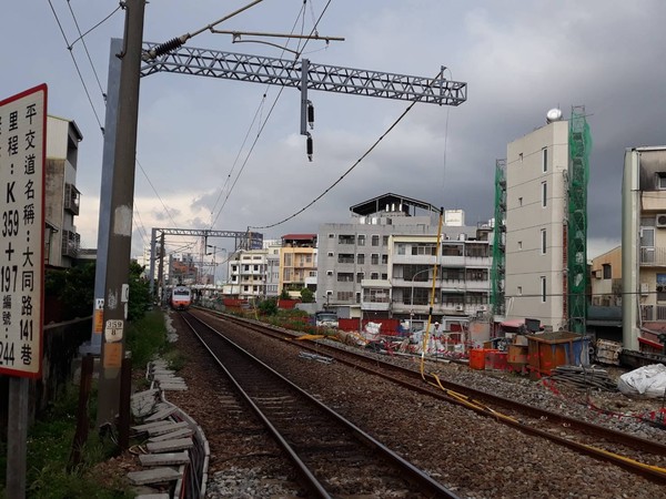 ▲▼鐵道局壓斷電車線！台鐵「台南－保安」東西線誤點。（圖／翻攝台灣便當管理局-附屬鐵路部）