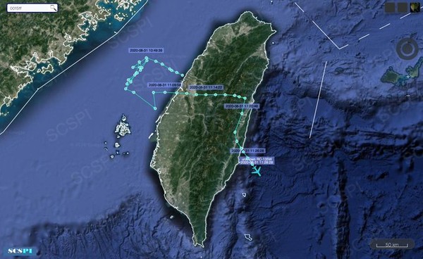 ▲美軍機從台灣中部現身，直接貫穿台灣飛行。（圖／翻攝南海戰略態勢感知推特）