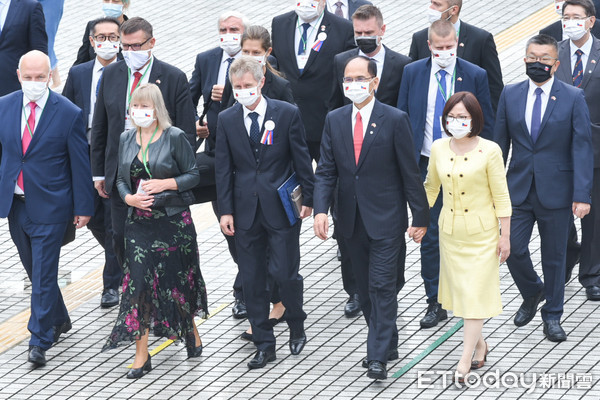 ▲捷克參議院議長維特齊伉儷等人與立法院長游錫堃參訪立法院。（圖／記者林敬旻攝）