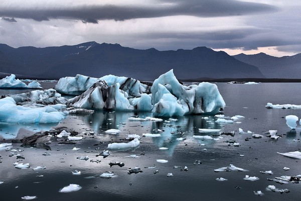 ▲全球冰川不斷融化，恐造成洪水發生。（示意圖／取自免費圖庫Pixabay）