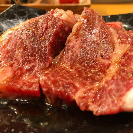▲A4和牛吃到飽！日本「上村牧場」燒肉店11月登台。（圖／取自幸せの焼肉食べ放題 上村牧場臉書）