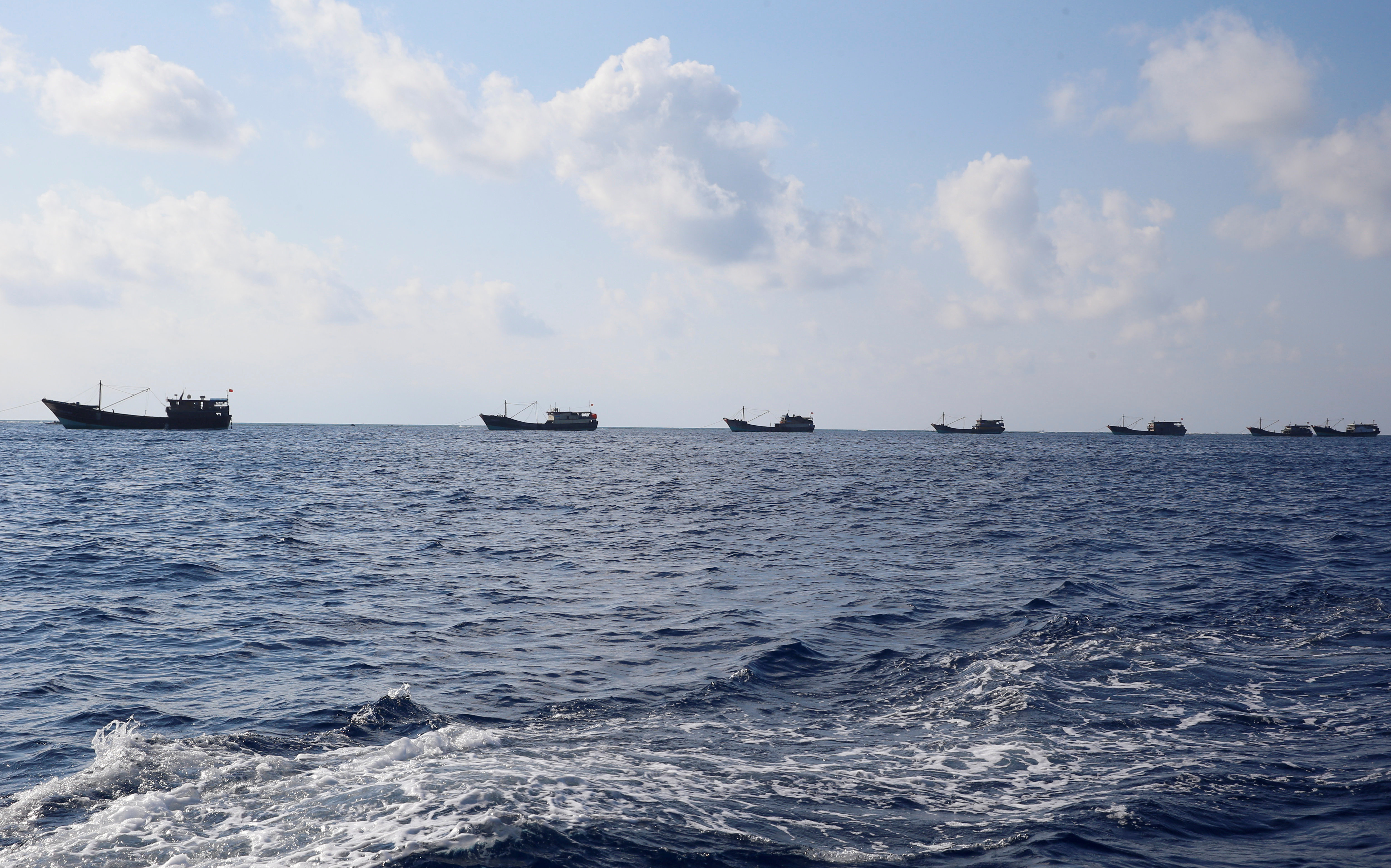 ▲中國漁船在南海黃岩島（Scarborough Shoal）捕魚。（圖／路透）